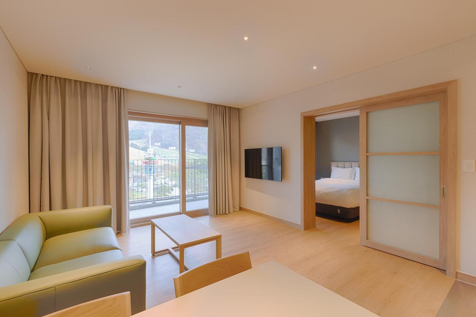 Hotel Sono Calm Vivaldipark à Hongcheon Extérieur photo