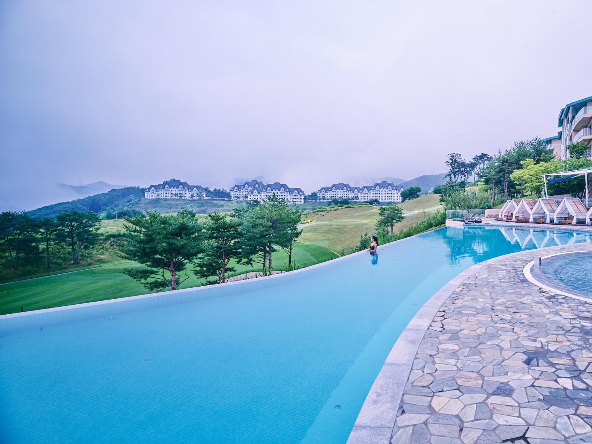 Hotel Sono Calm Vivaldipark à Hongcheon Extérieur photo